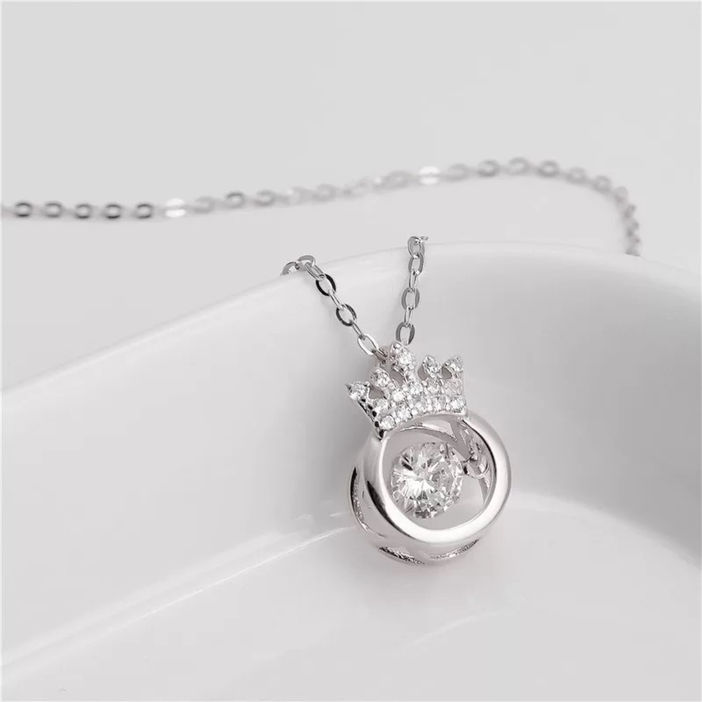 New “shaking diamond” in crown necklace - Picture 2 of 4